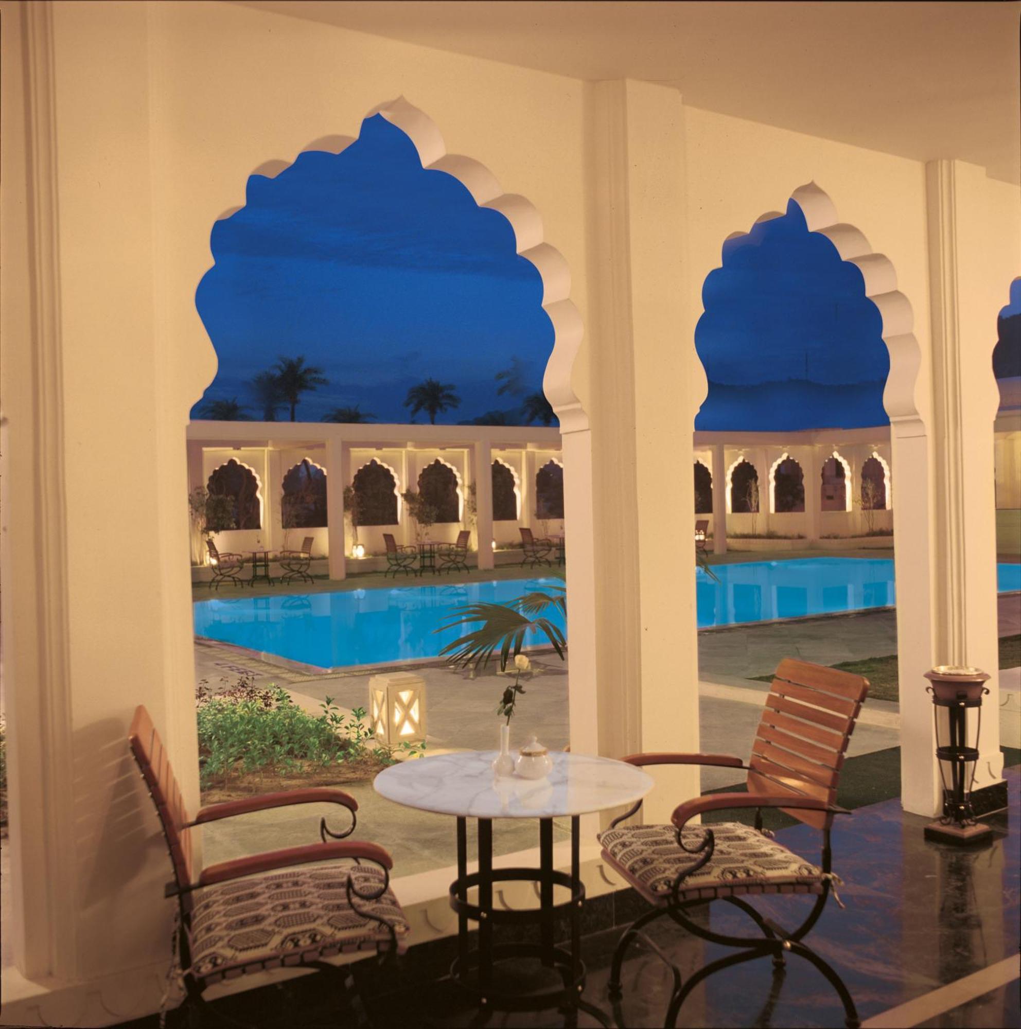 Trident Jaipur Hotel Exterior photo